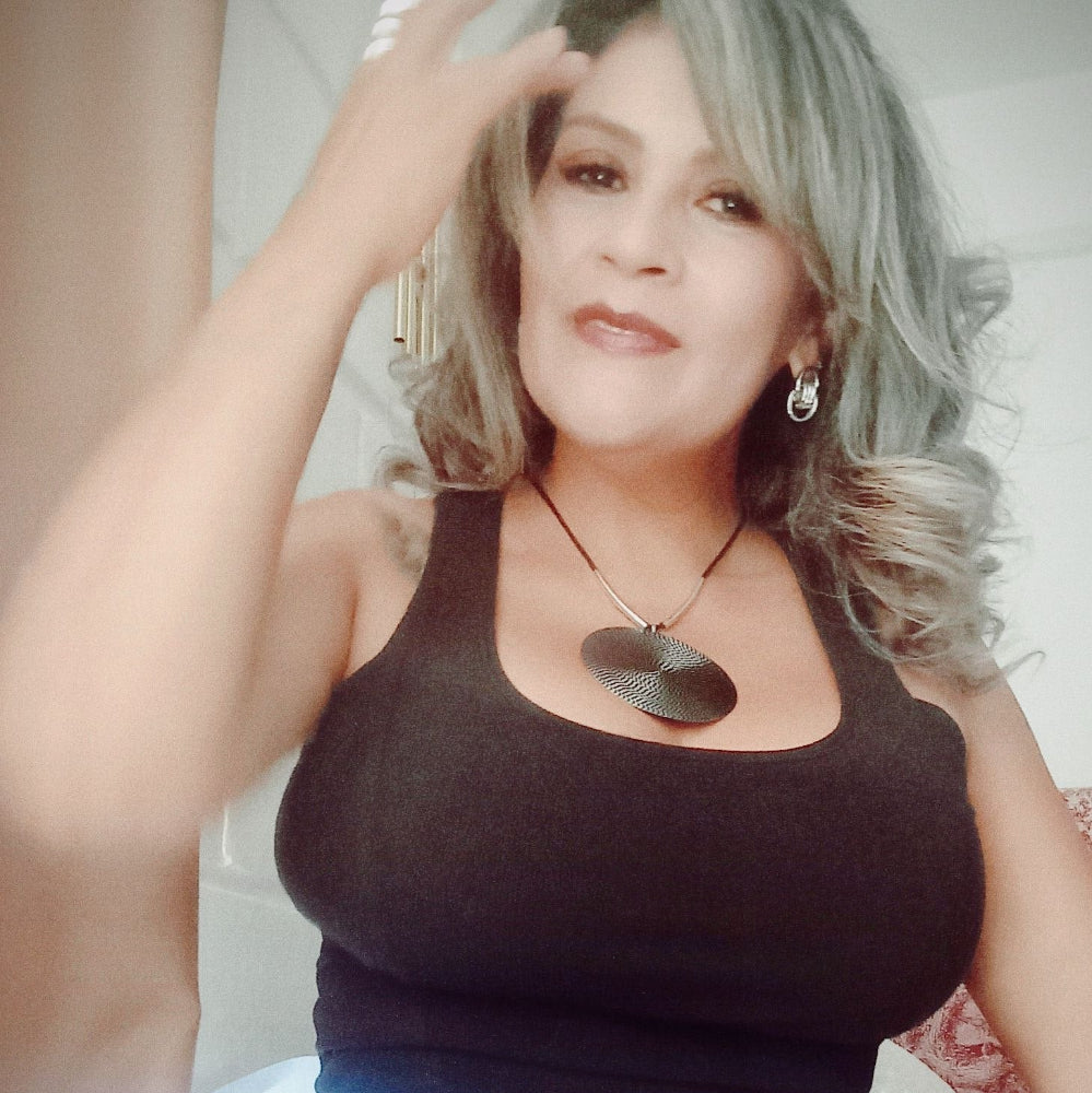 <strong>— </strong><em><strong>María R</strong></em>